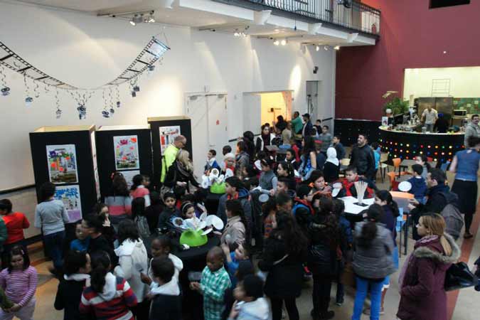 Expositions d'oeuvres réalisées par les enfants pendant les ateliers créatifs de BahVoyons!